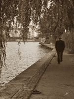 Badin sur les quais de Saône où il rencontrera Marieke Knutel.